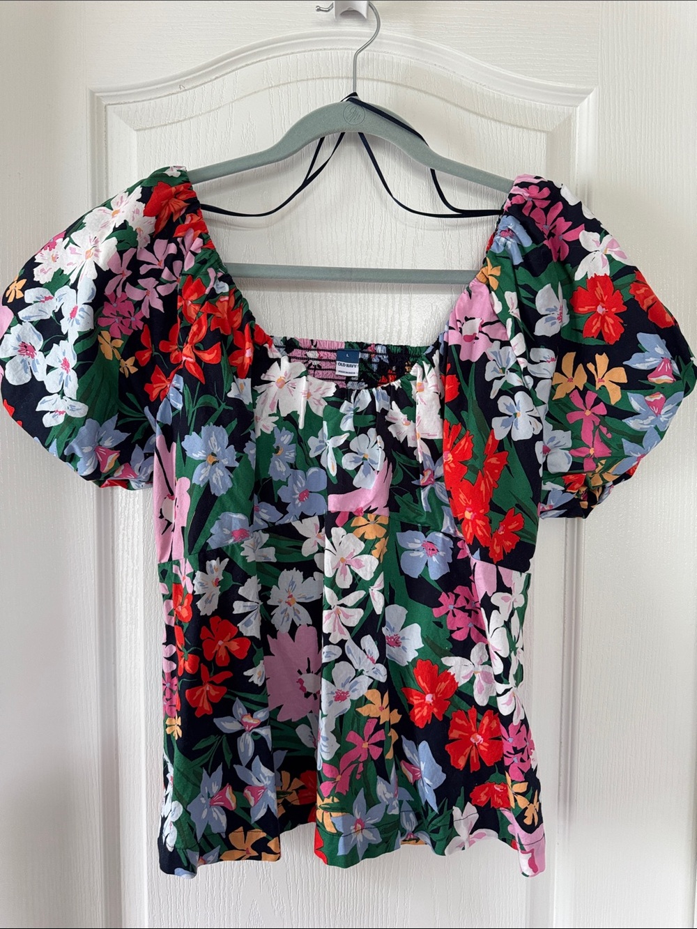 Old Navy Black Floral Puff-Sleeve Scoop Neck Blouse